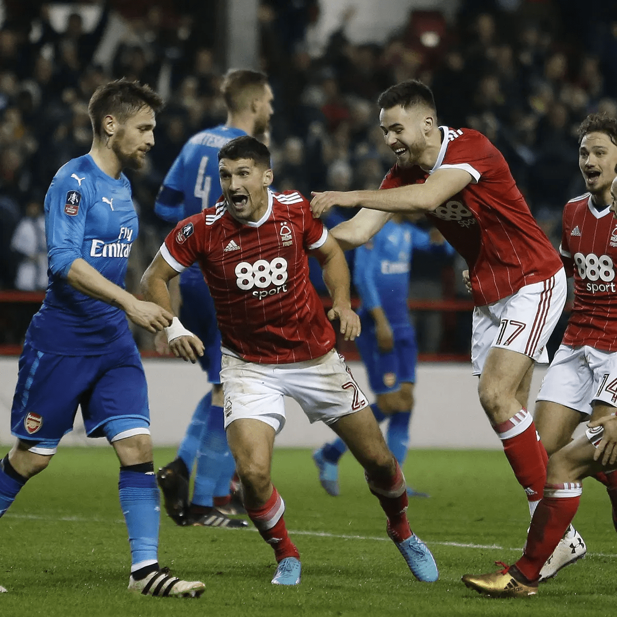 而其中最引 而其中最引