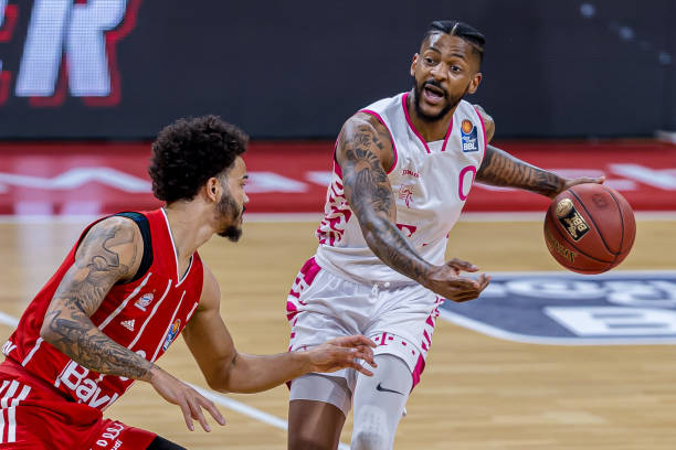 擅长长传的 擅长长传的