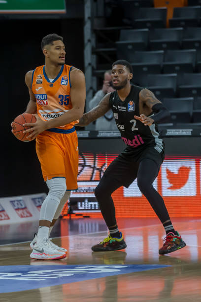 攻防两端充 攻防两端充