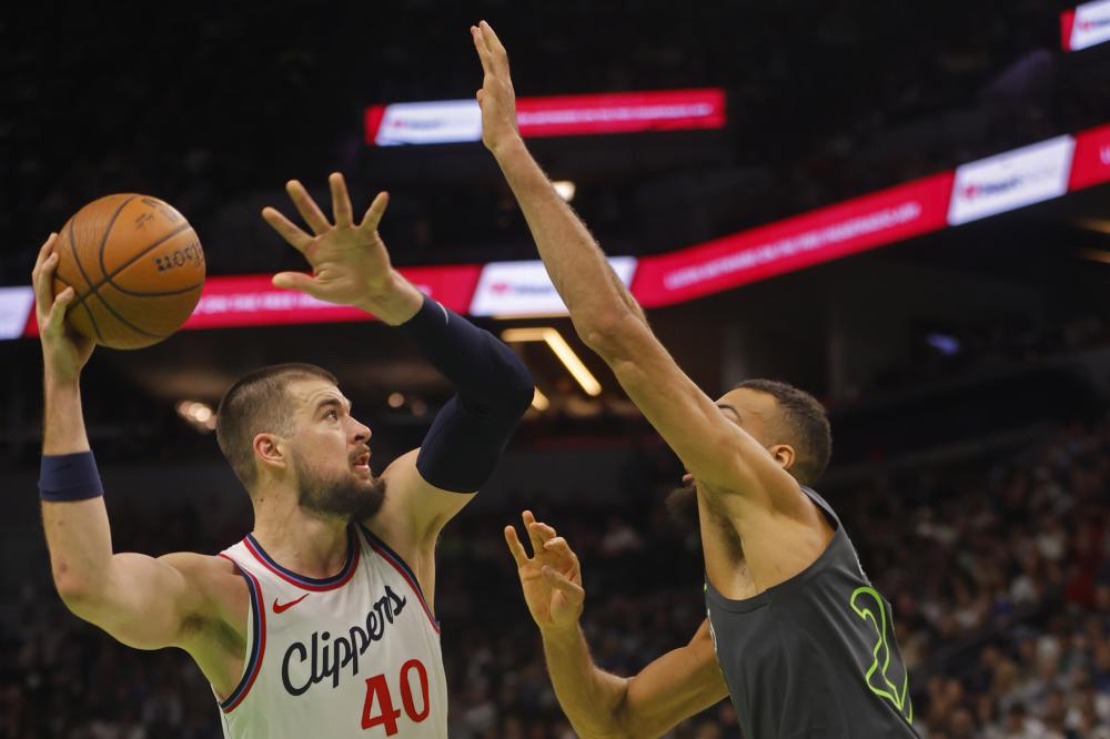 青岛队通过 青岛队通过