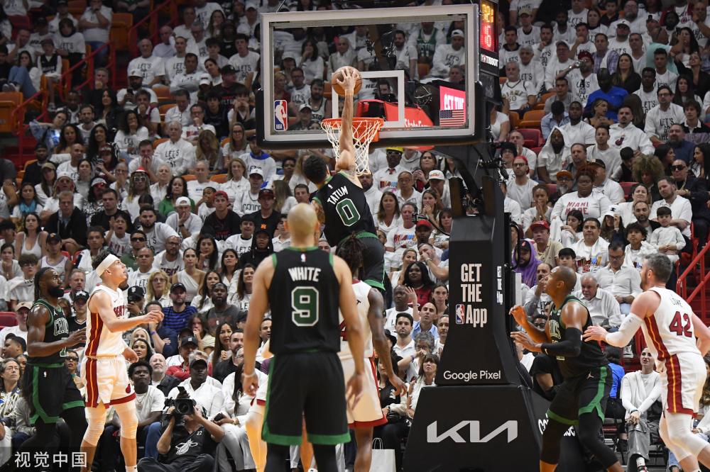 根据球员特 根据球员特